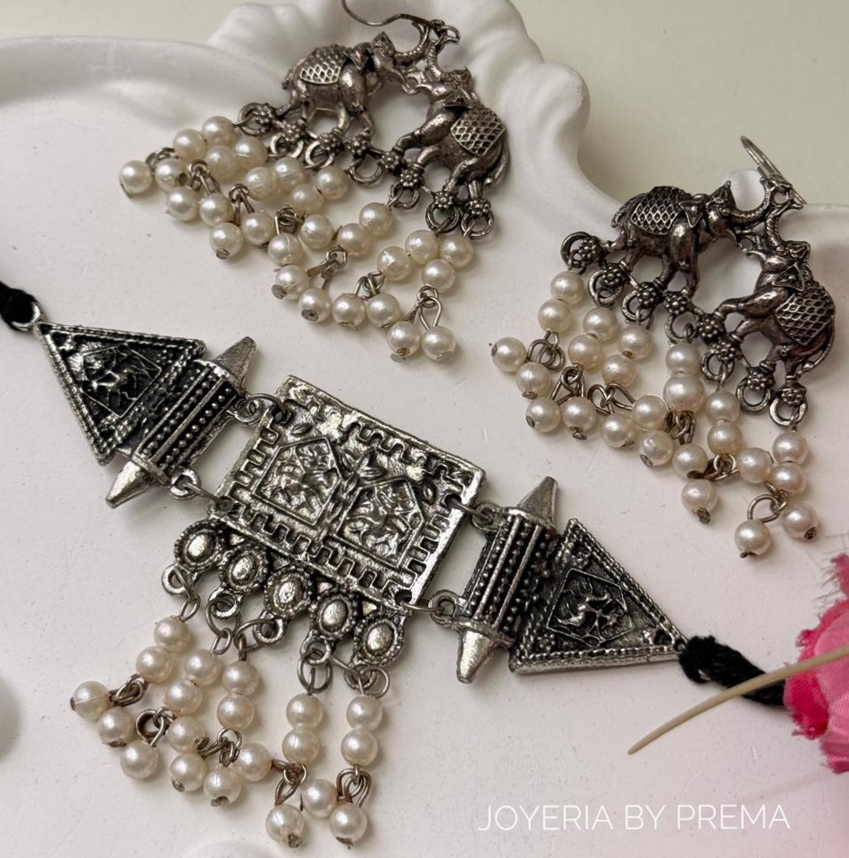 Ethnic_Oxidise_Choker_With_Pearl